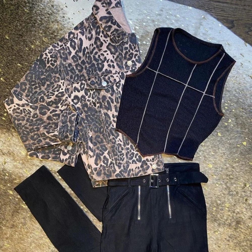 Contrast Seam Black and Taupe Crop Top Asymmetrical Trim - Picture 2 of 2